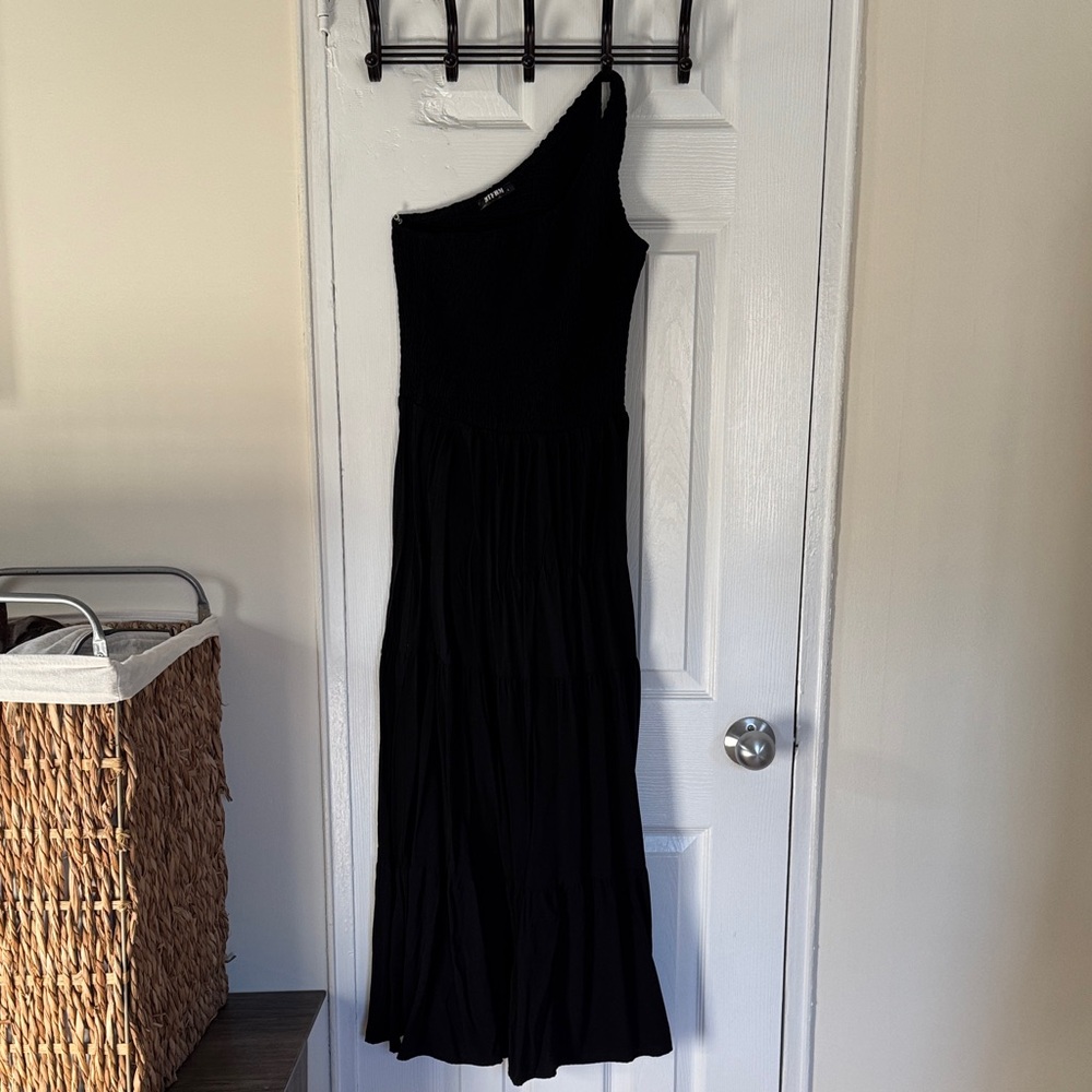Elegant One-Shoulder Black Dress